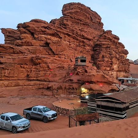 Sunrise Camp Hotel Wadi Rum Exterior photo