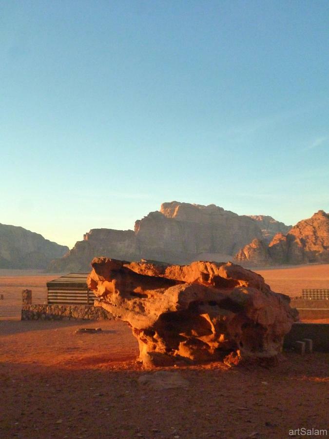 Sunrise Camp Hotel Wadi Rum Exterior photo